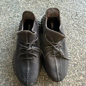 Men’s Yeezy adidas sneakers black 11.5
